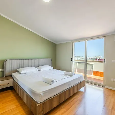 Bright & Comfy 2br By The Adriatic Apartment
