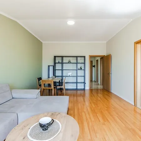 Apartment Bright & Comfy 2br By The Adriatic Durres