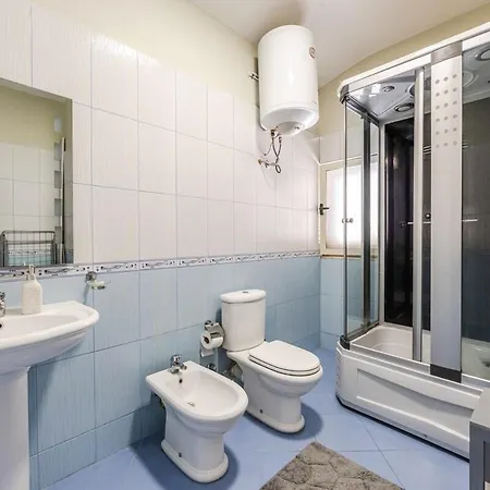 Apartment Bright & Comfy 2br By The Adriatic *