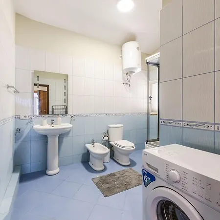 Bright & Comfy 2br By The Adriatic *