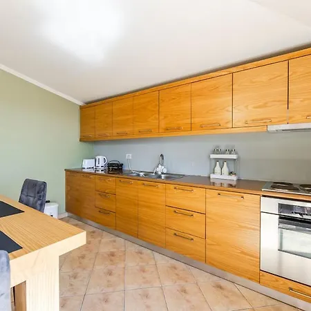Bright & Comfy 2br By The Adriatic Apartment